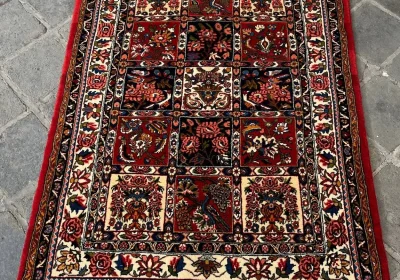 فرش دستباف ذرع و نیم بختیاری (نقشه خشتی لاکی)