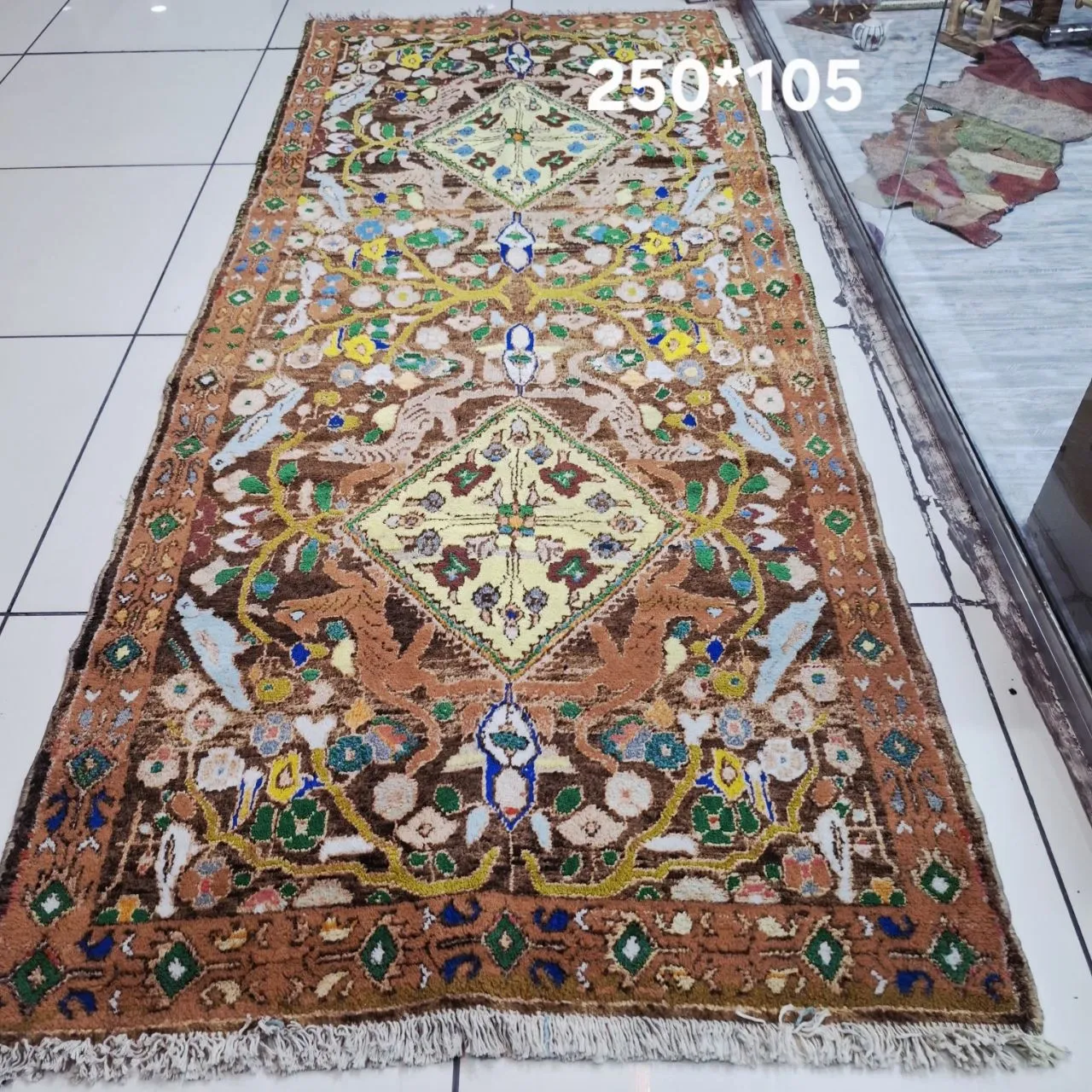 farshboom-CgpGb7zTbO8Y