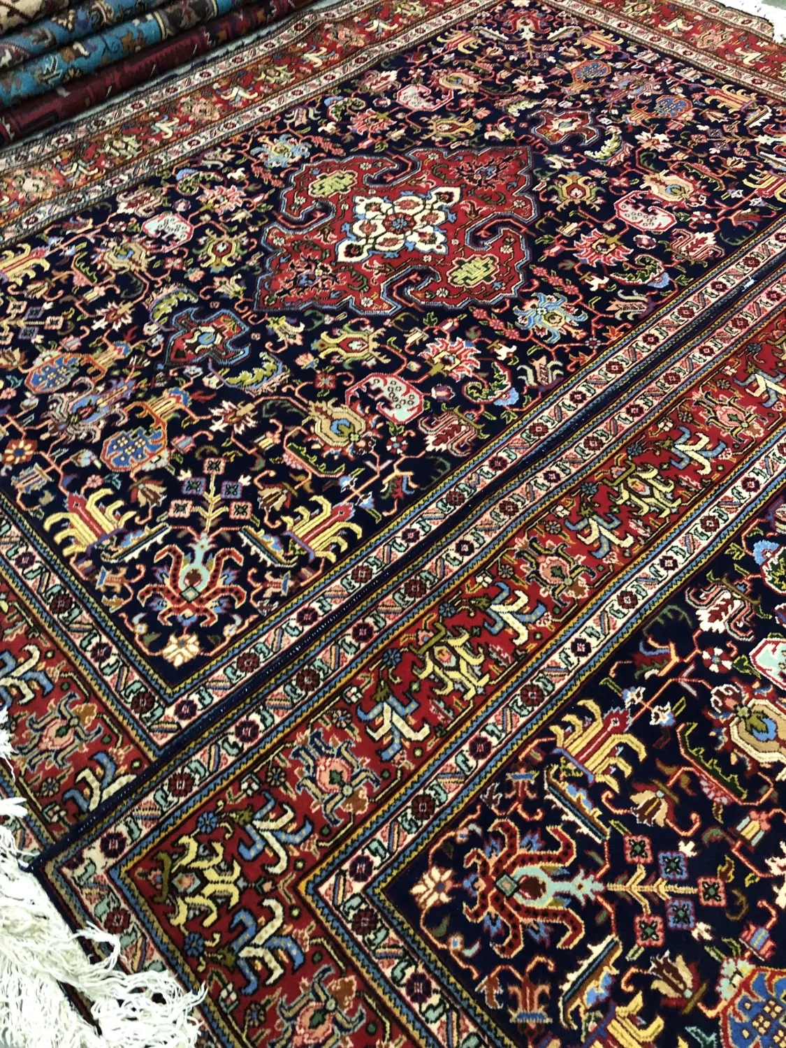 farshboom-E2YWDN1829fY