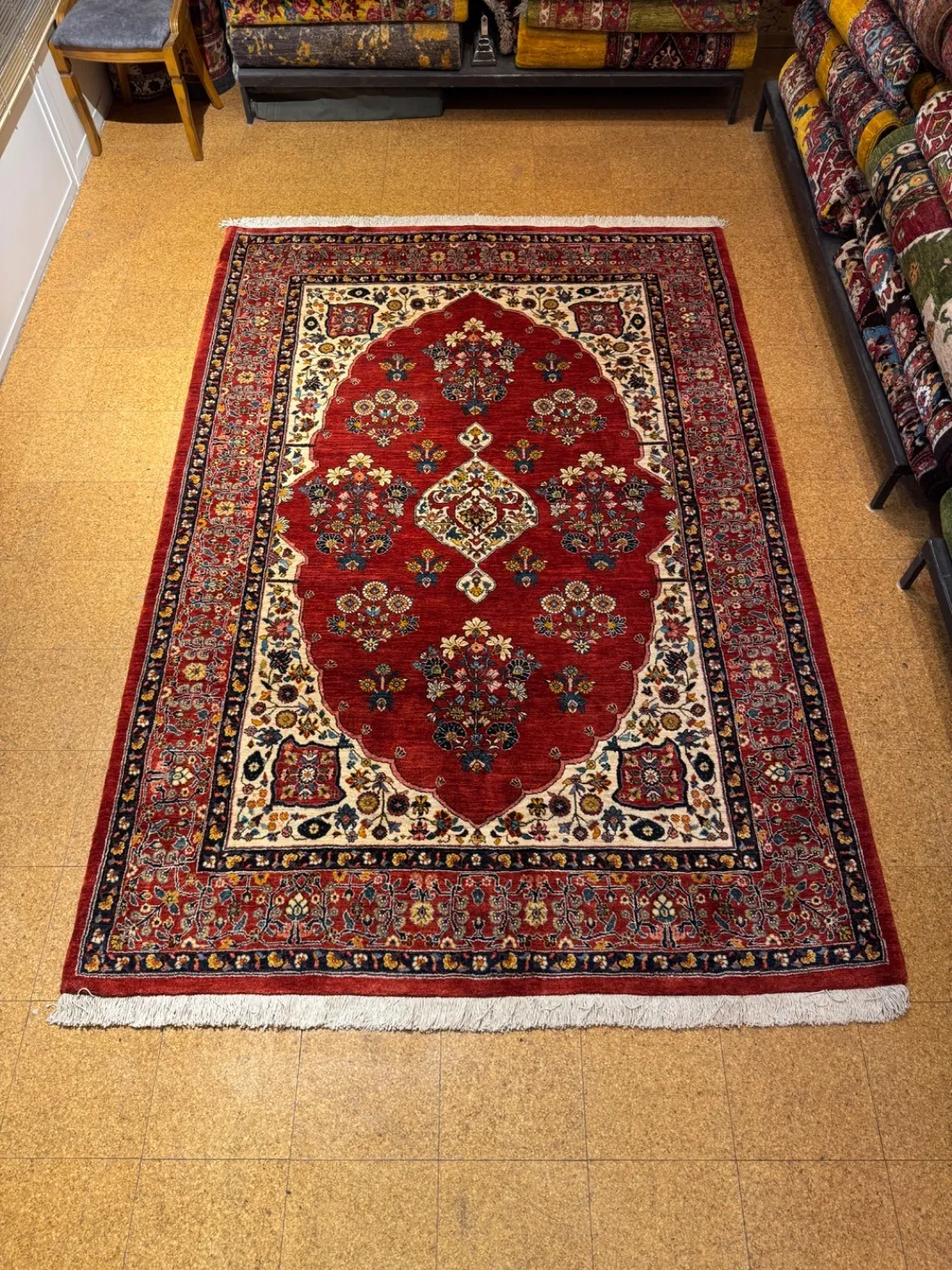 farshboom-YkoQAT4dr73T