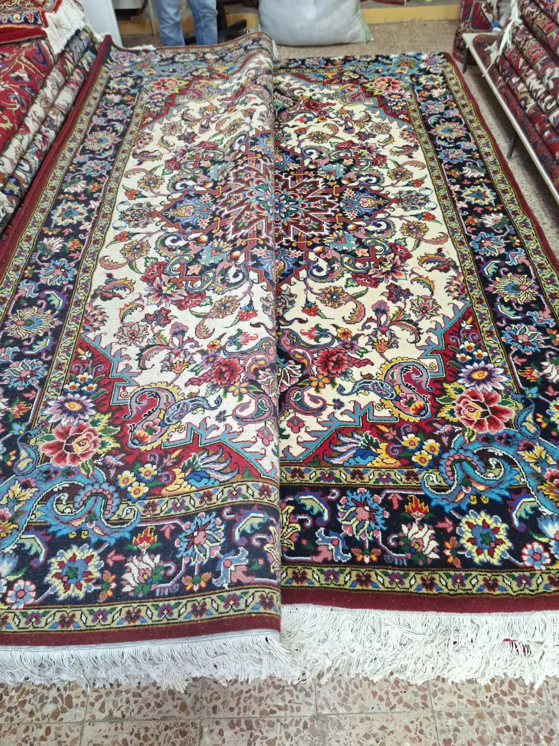 farshboom-8nrKi2ILS5TC