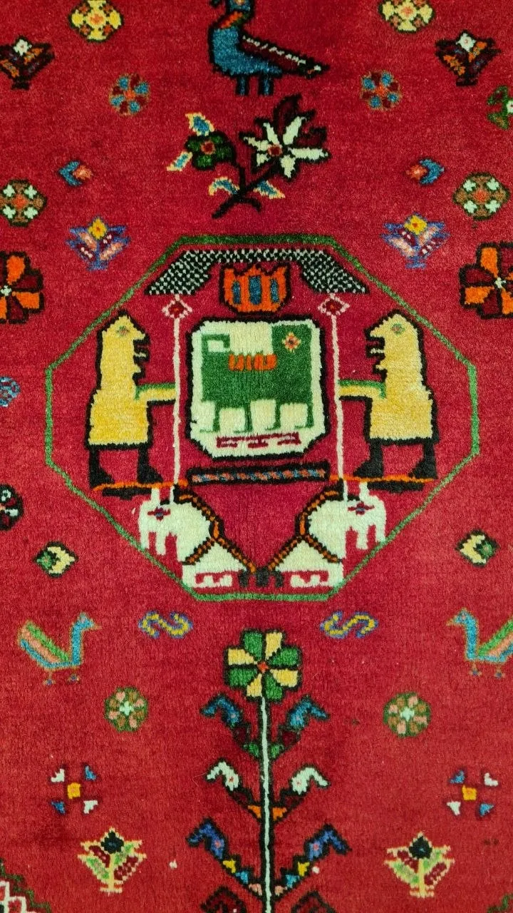 farshboom-90QMOhoSzgzr