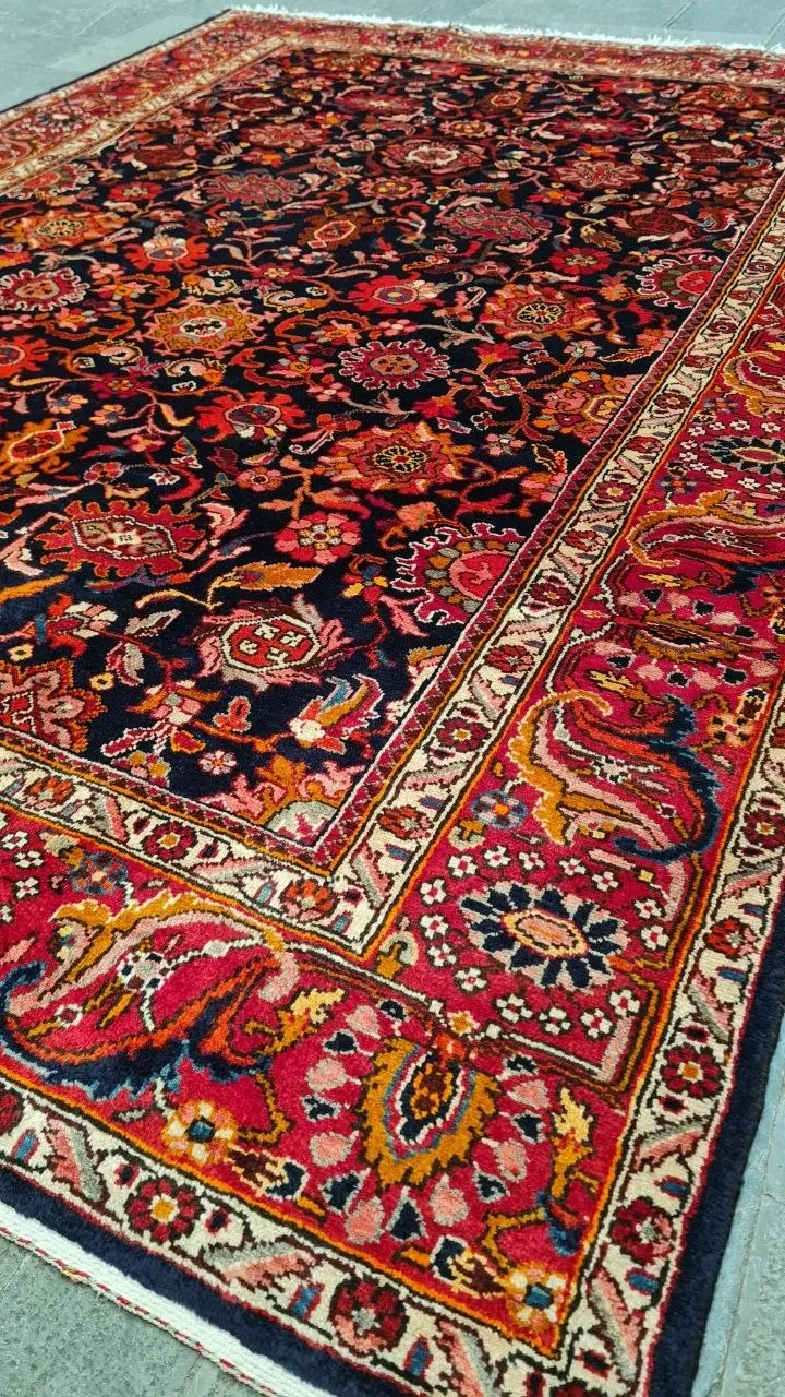 farshboom-9kyfHoE6qb3v