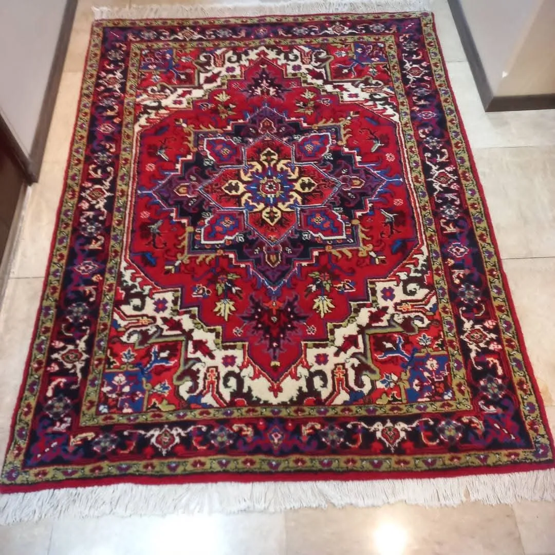 farshboom-TBzn48OzB9Qr