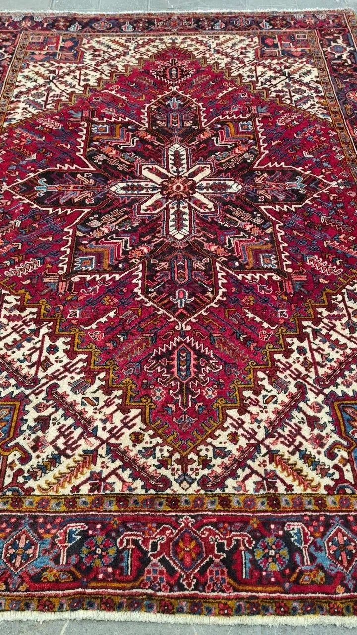 farshboom-TOQ7PgpT2IX2