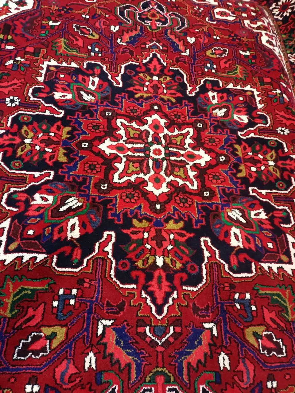 farshboom-aNRNruM7cdqc