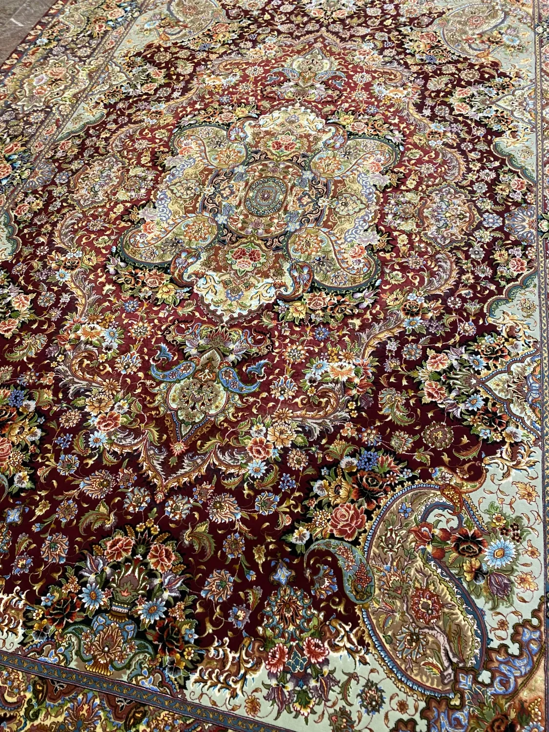 farshboom-k4n1Oy1354mn