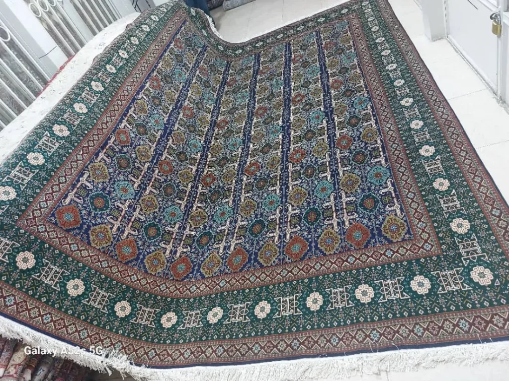 farshboom-xEEtsd8OeG1w