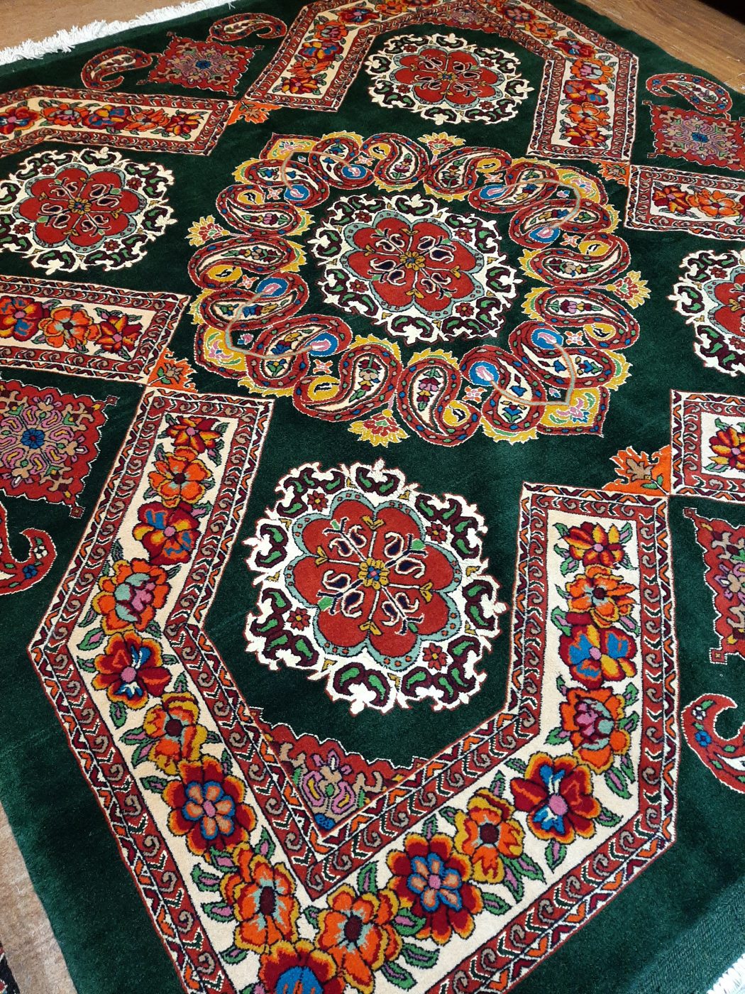 carpet-farshboom-0522555718