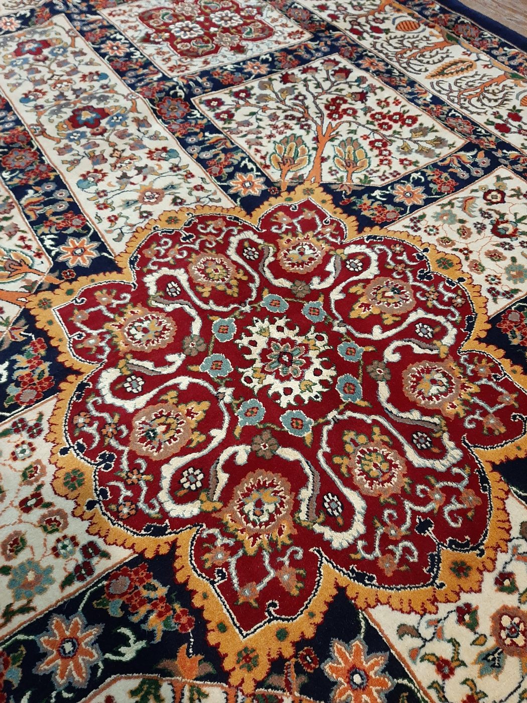 carpet-farshboom-8277341769