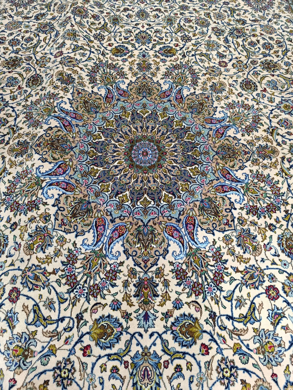 carpet-farshboom-1881387214