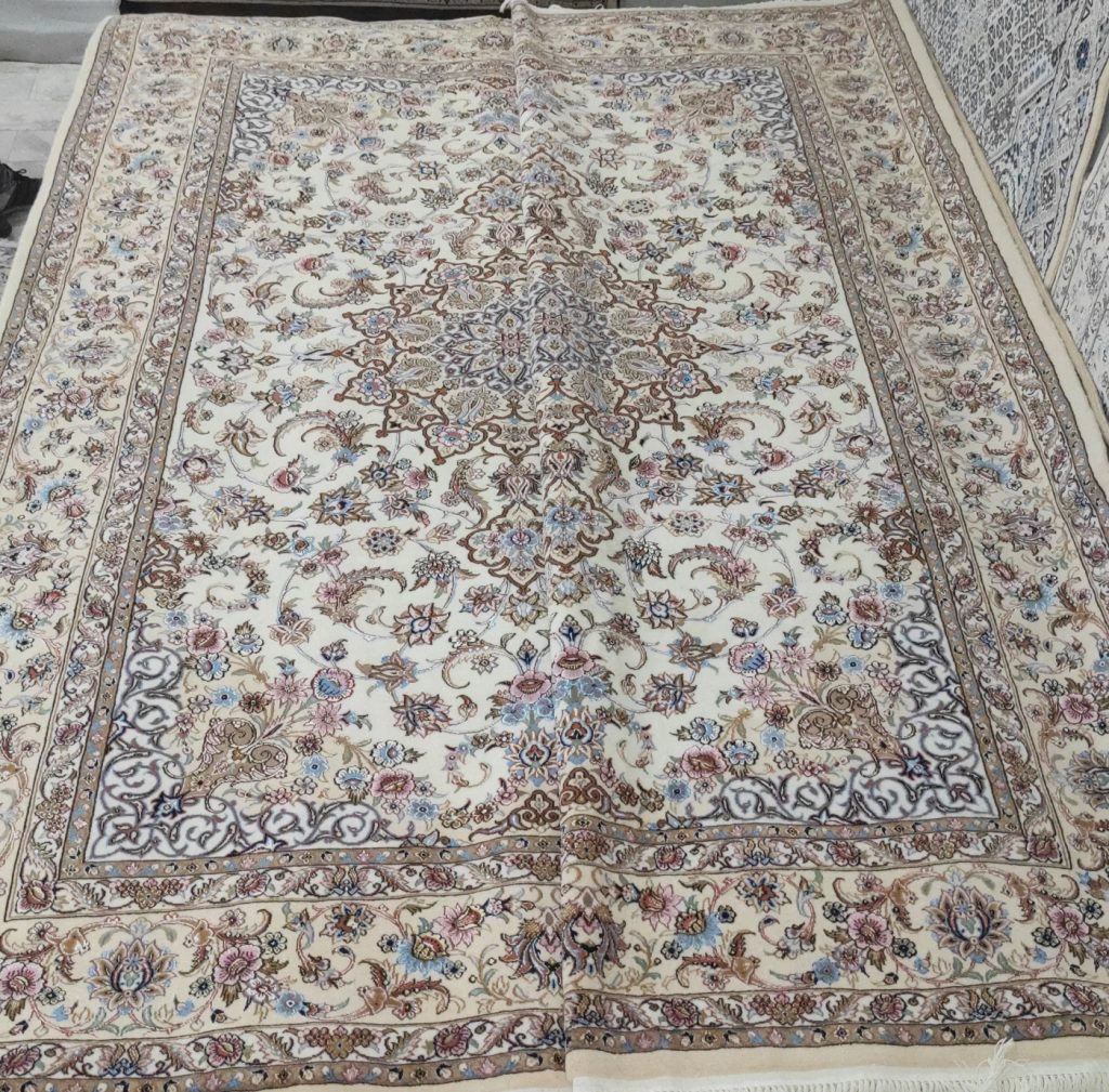 carpet-farshboom-1703232115