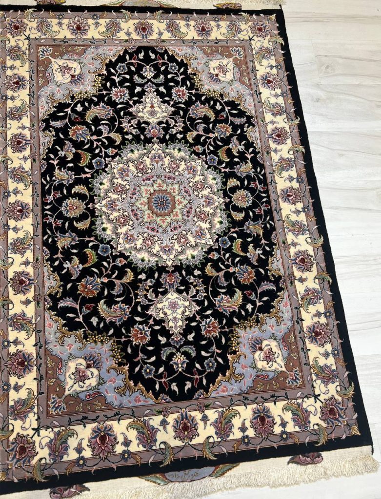 photo_5852968581455792409_y