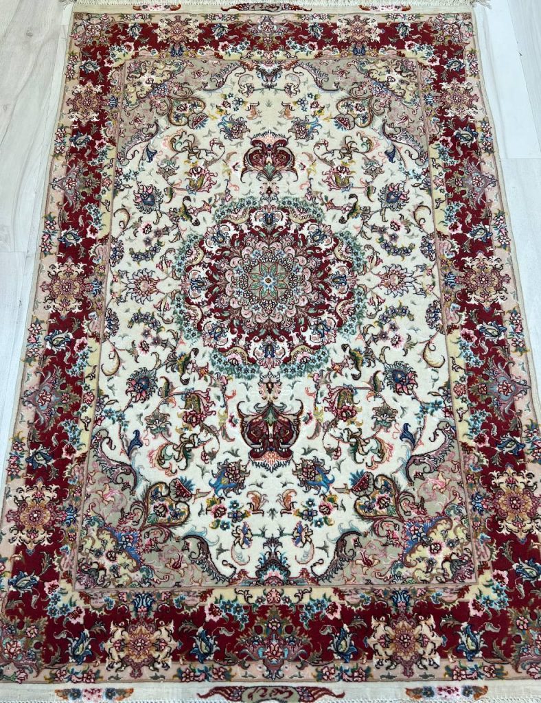 photo_5852968581455792701_y