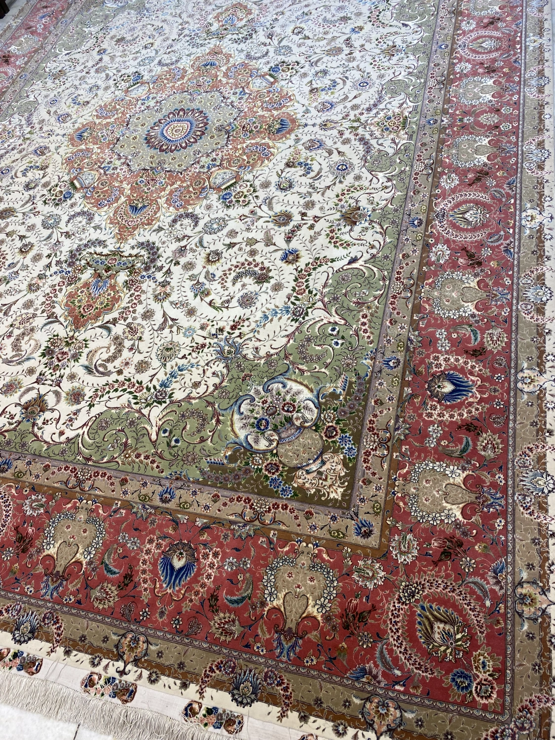 carpet-farshboom-1577493709