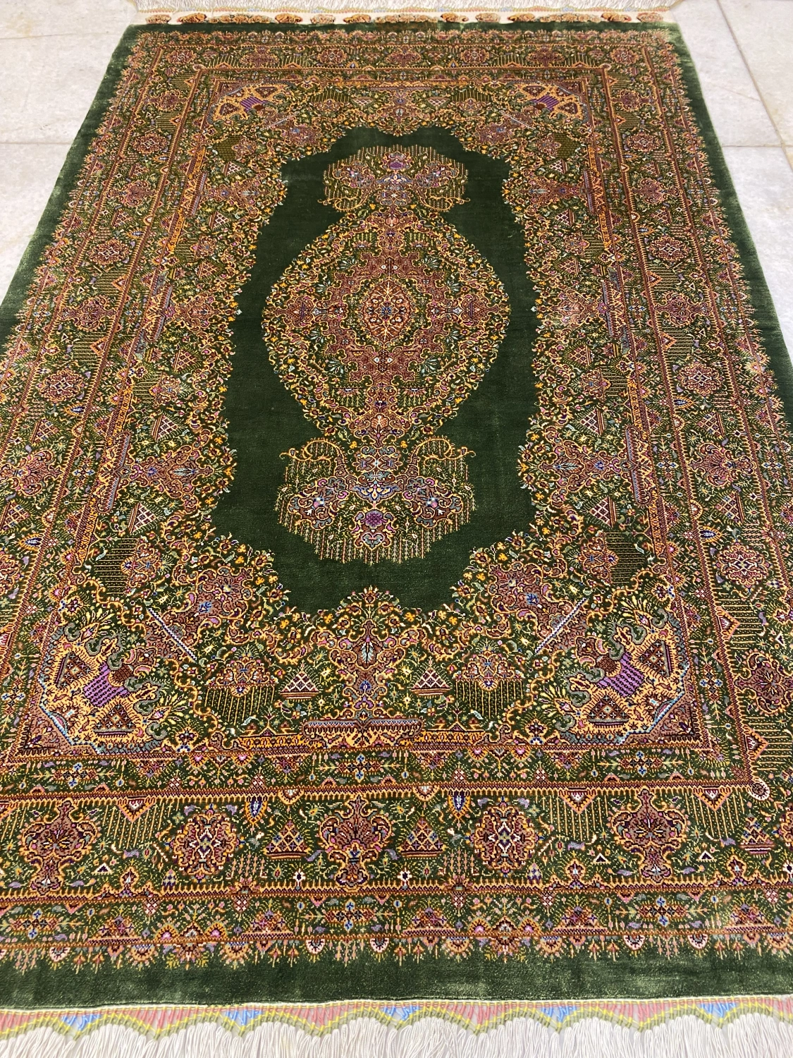 carpet-farshboom-1737059874