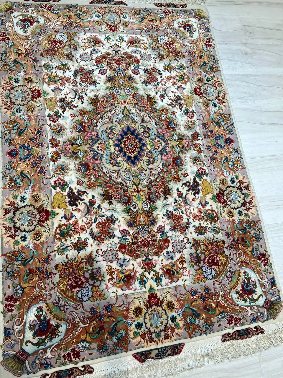 carpet-farshboom-2122851858