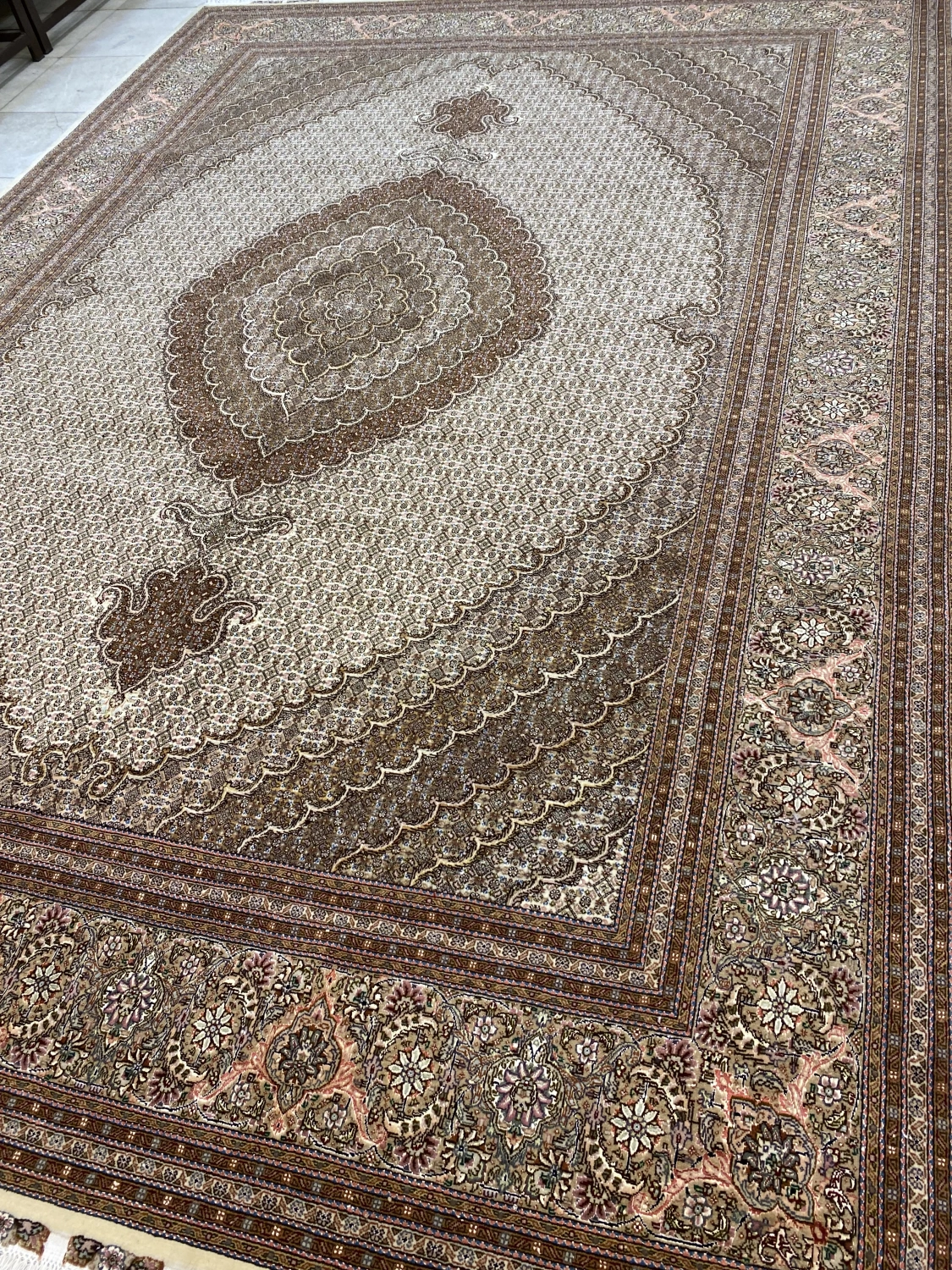 carpet-farshboom-8138648666