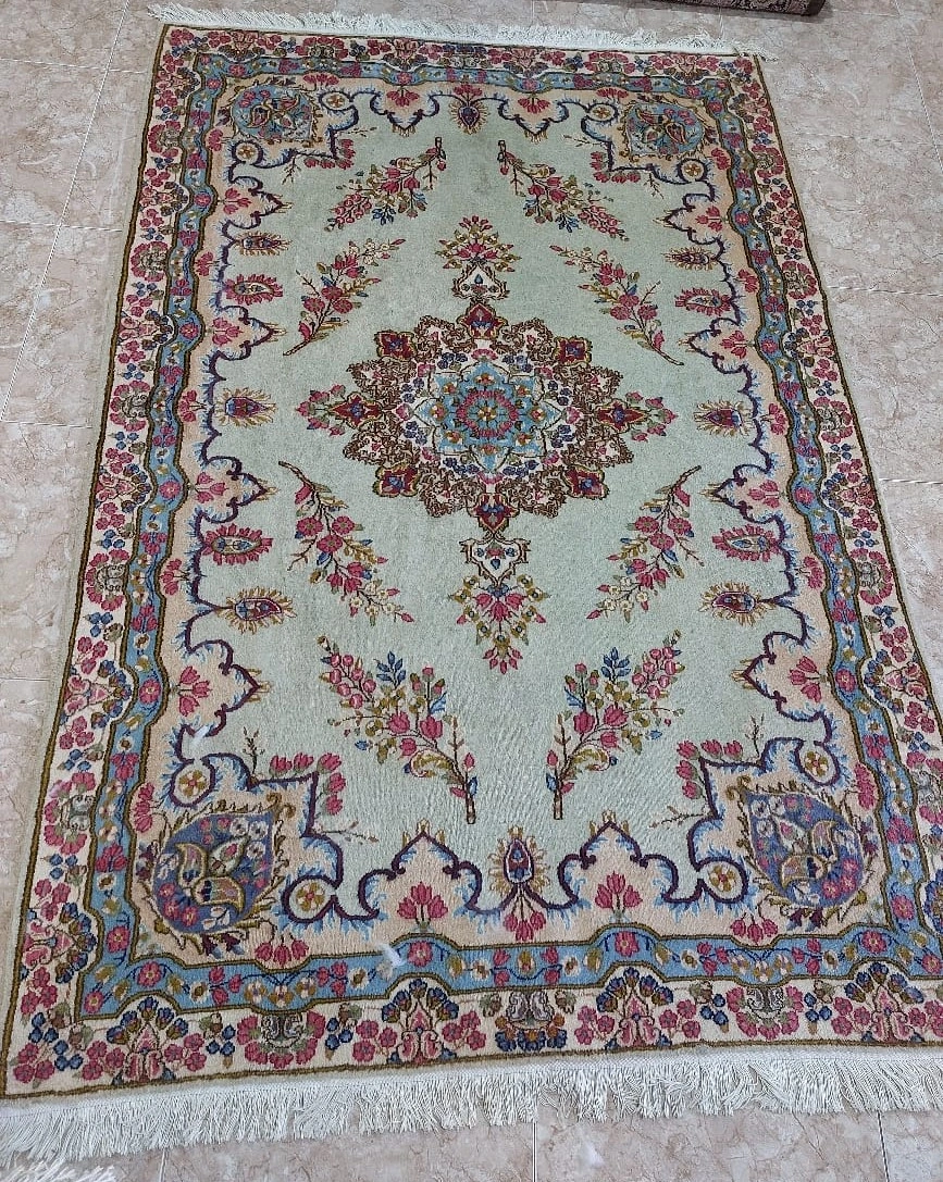carpet-farshboom-1921847273