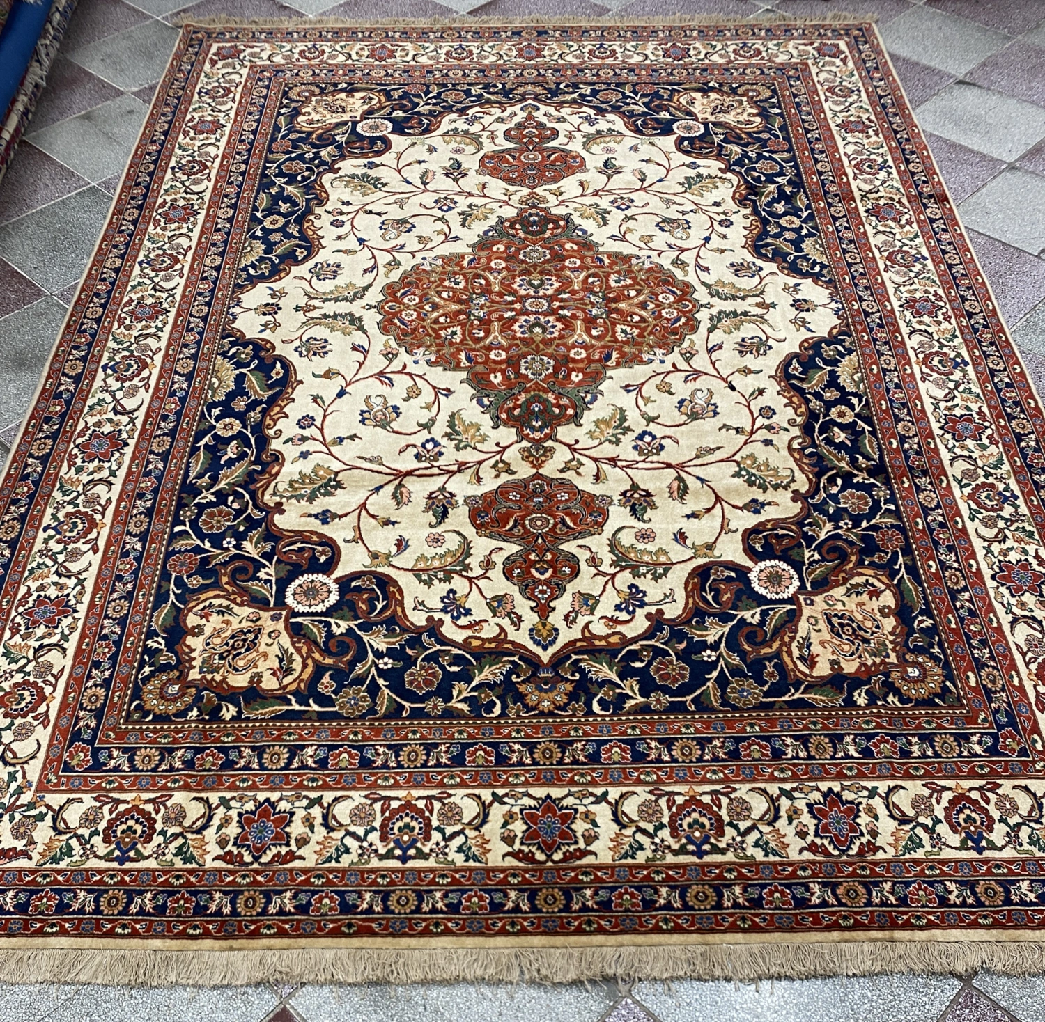 carpet-farshboom-3913712057