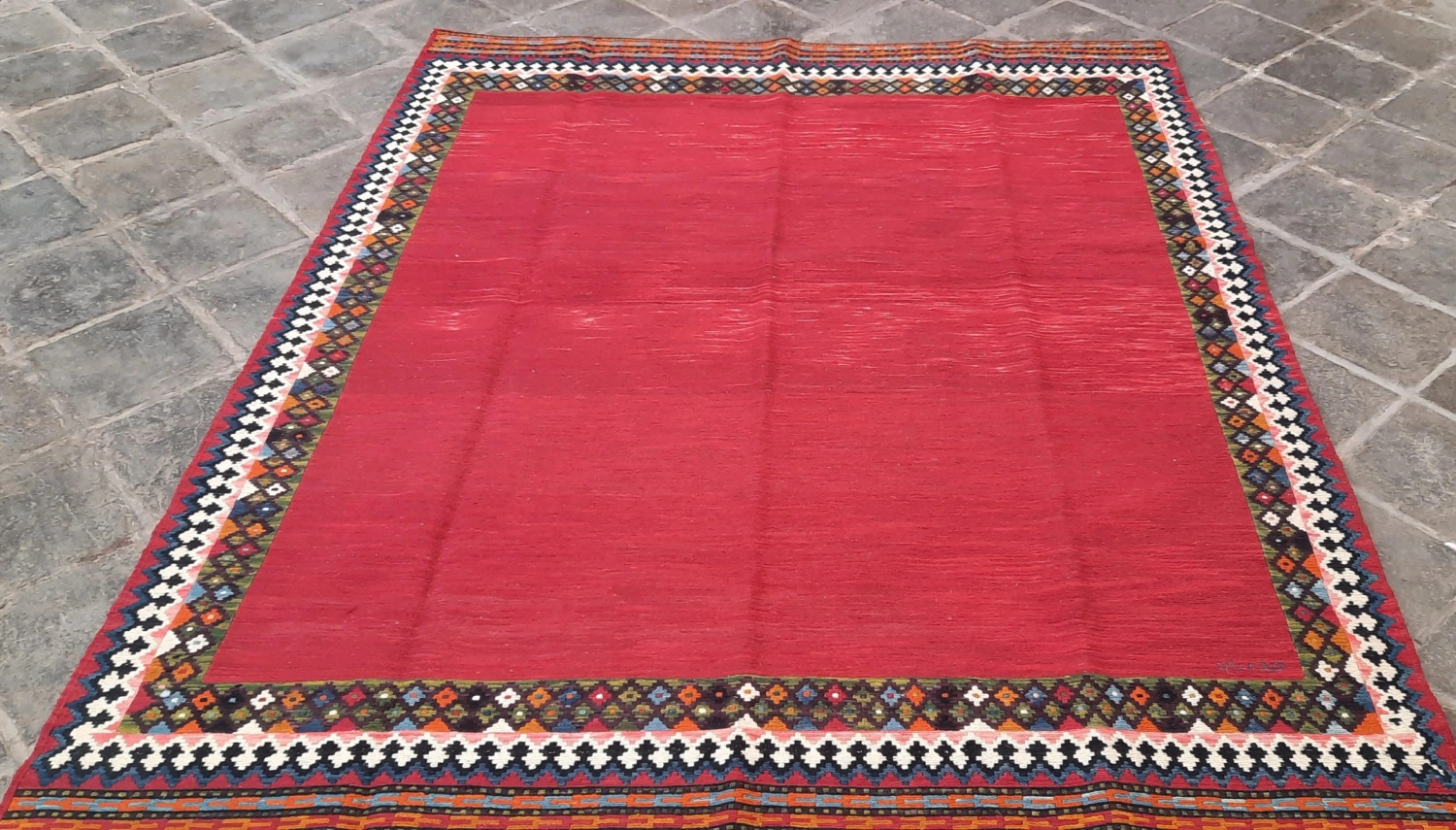 carpet-farshboom-1097182948