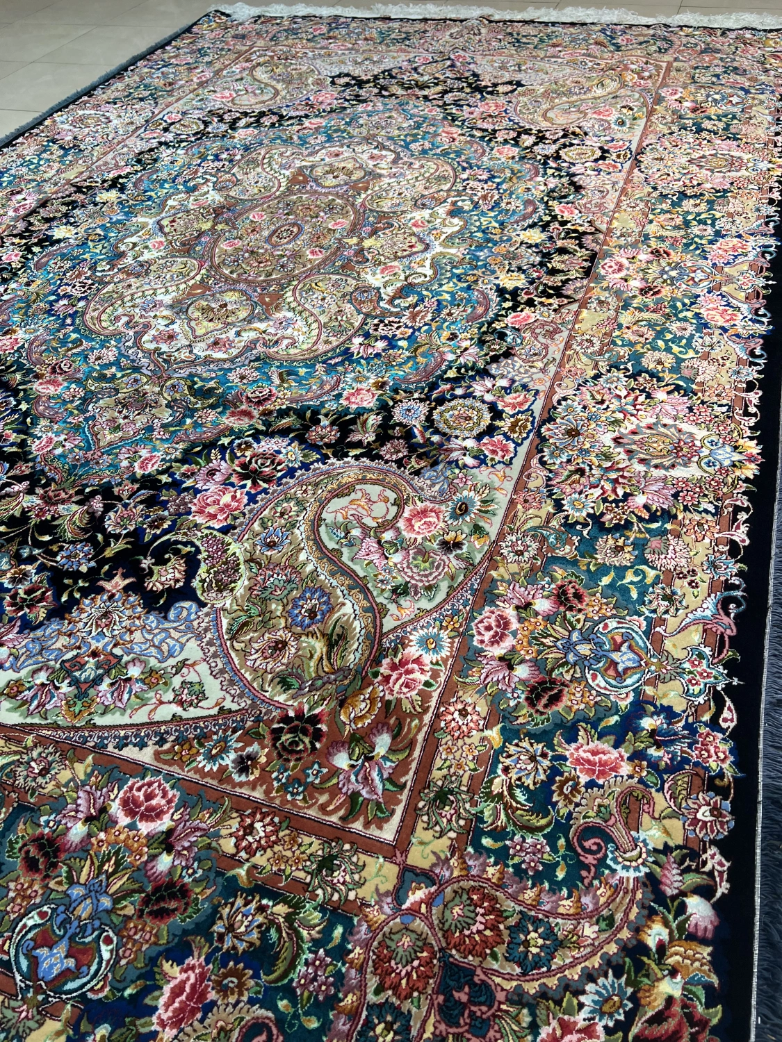 carpet-farshboom-1055516988