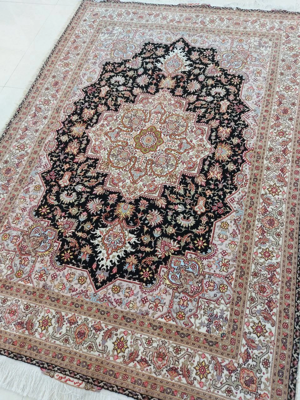 carpet-farshboom-1129471697