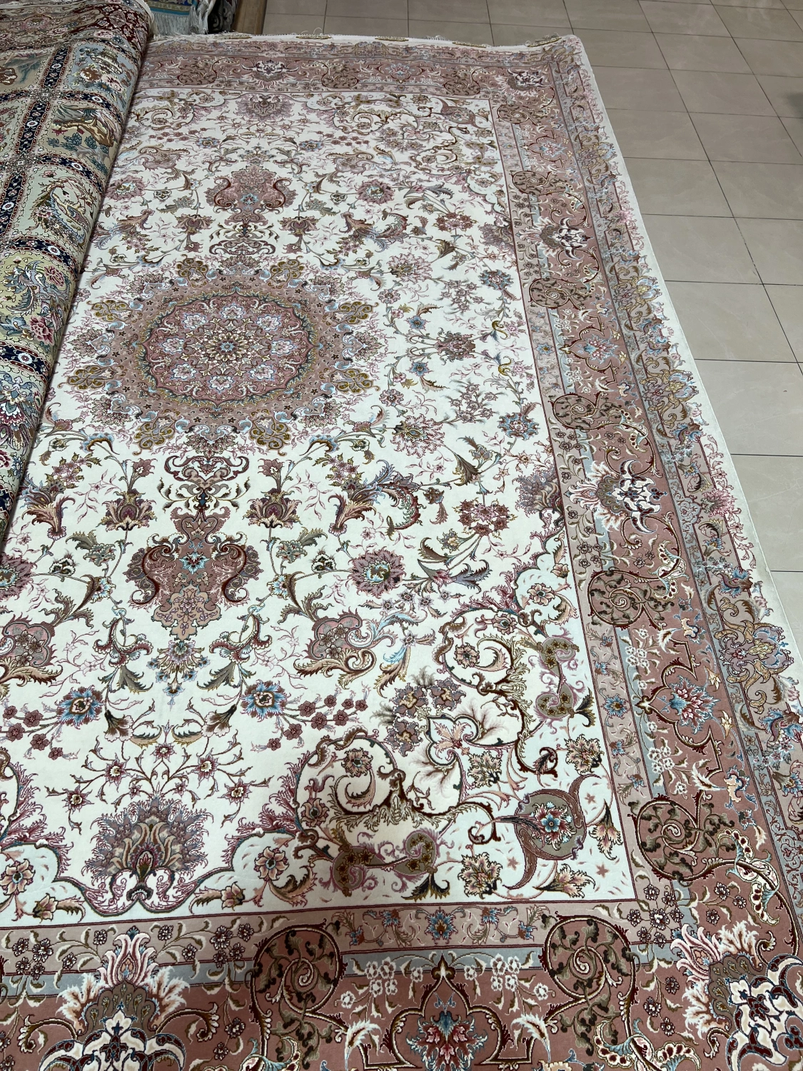 carpet-farshboom-1783895109