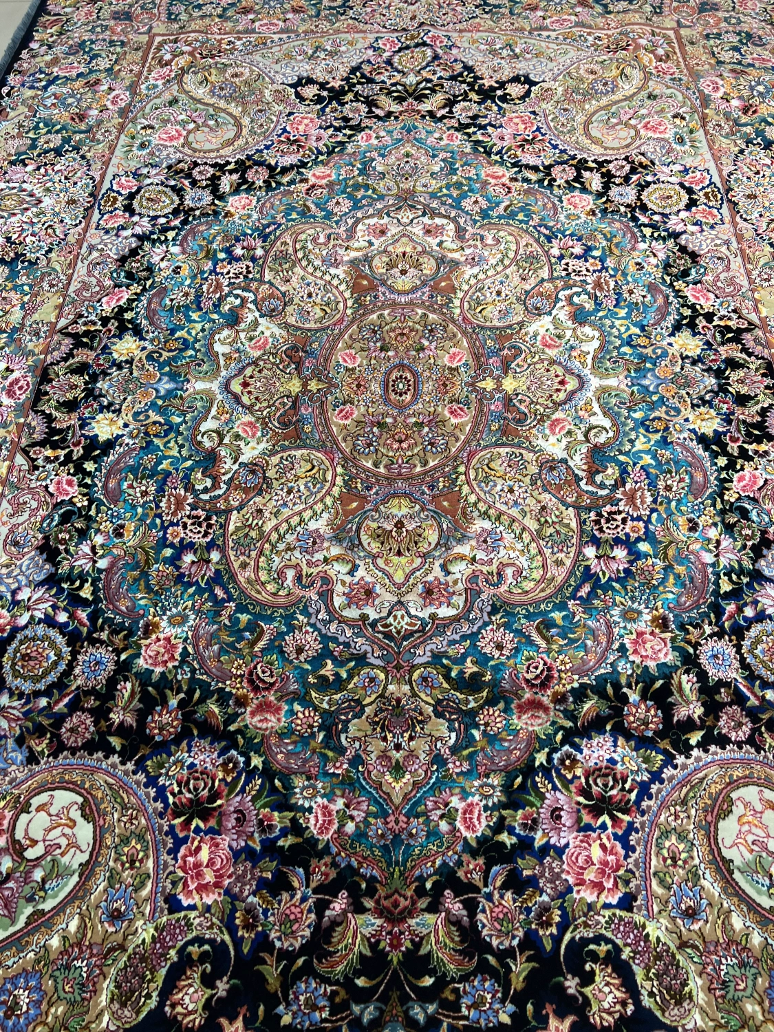 carpet-farshboom-1992596270