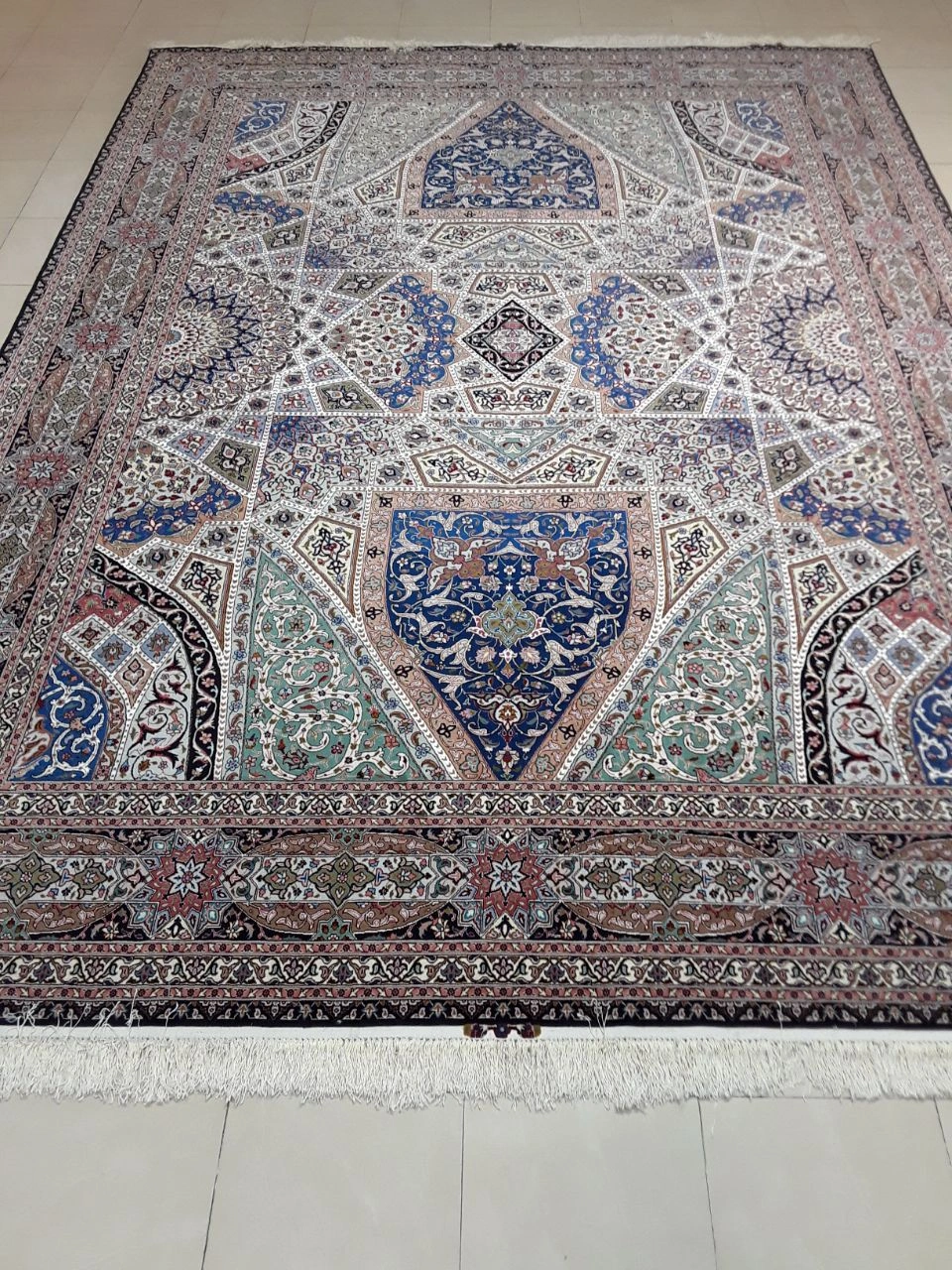 carpet-farshboom-2339924070