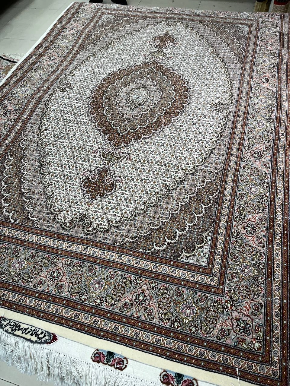 carpet-farshboom-2343649902