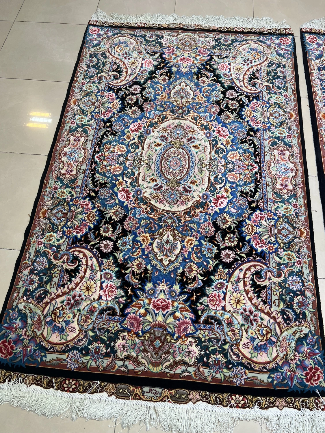 carpet-farshboom-2989880600
