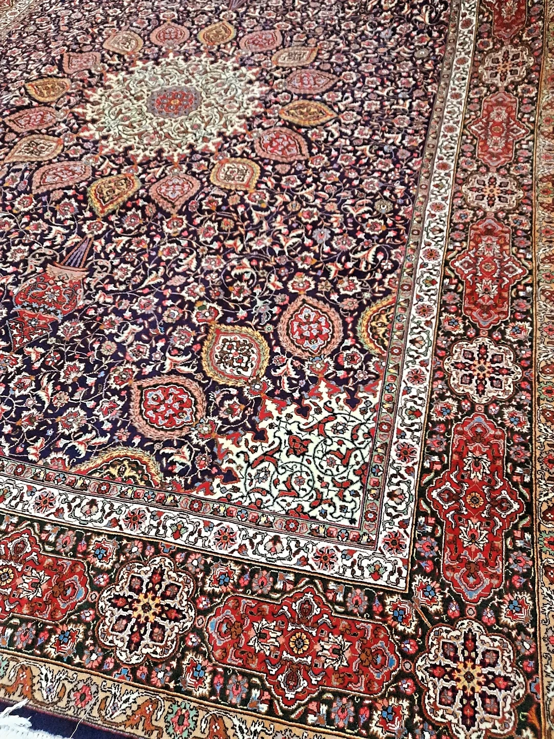 carpet-farshboom-5160763889