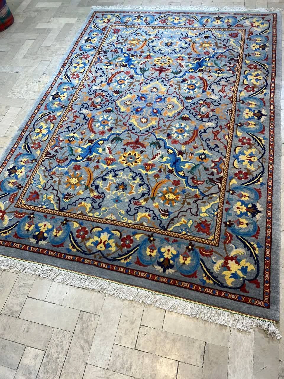 carpet-farshboom-8414145891