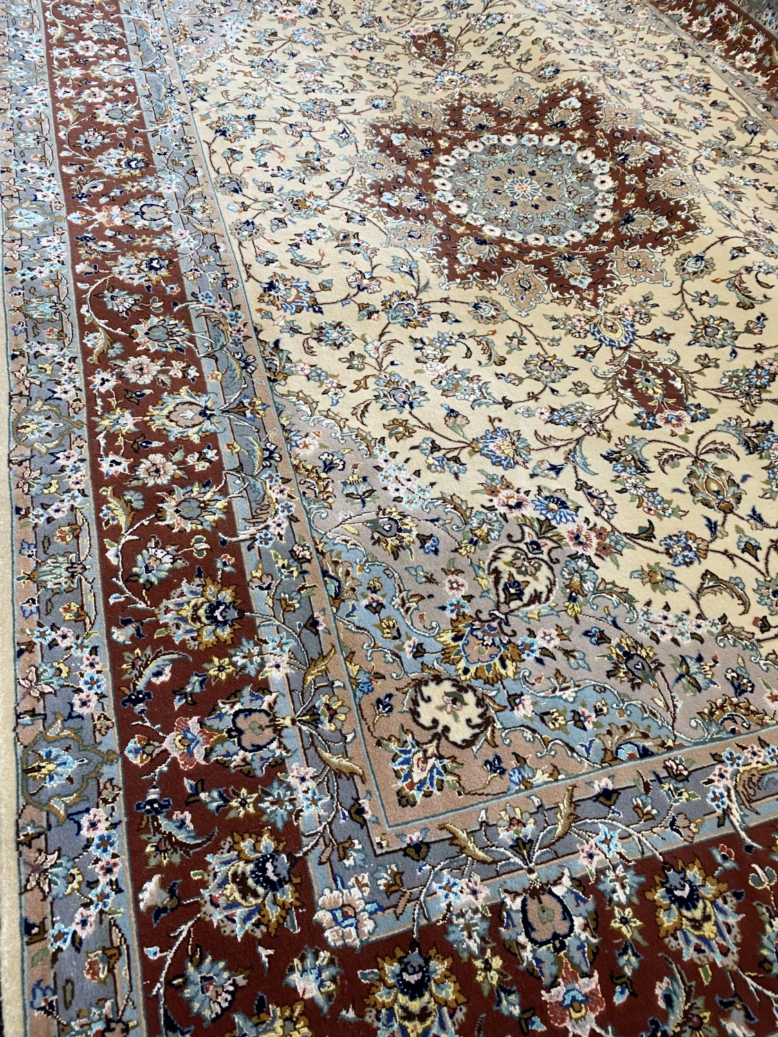 carpet-farshboom-1249701704