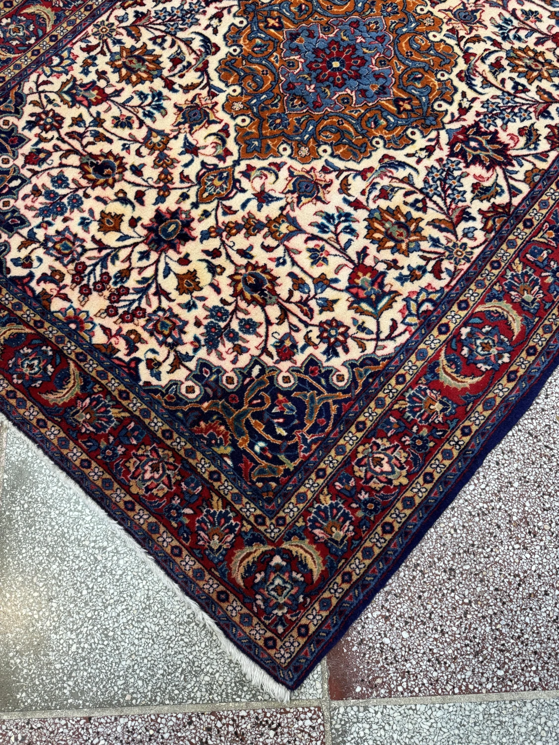 carpet-farshboom-2374405324