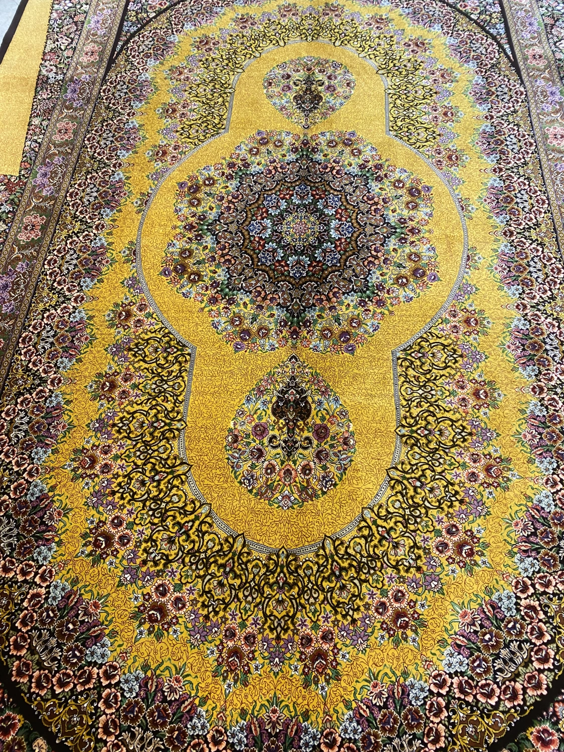 carpet-farshboom-2570589679