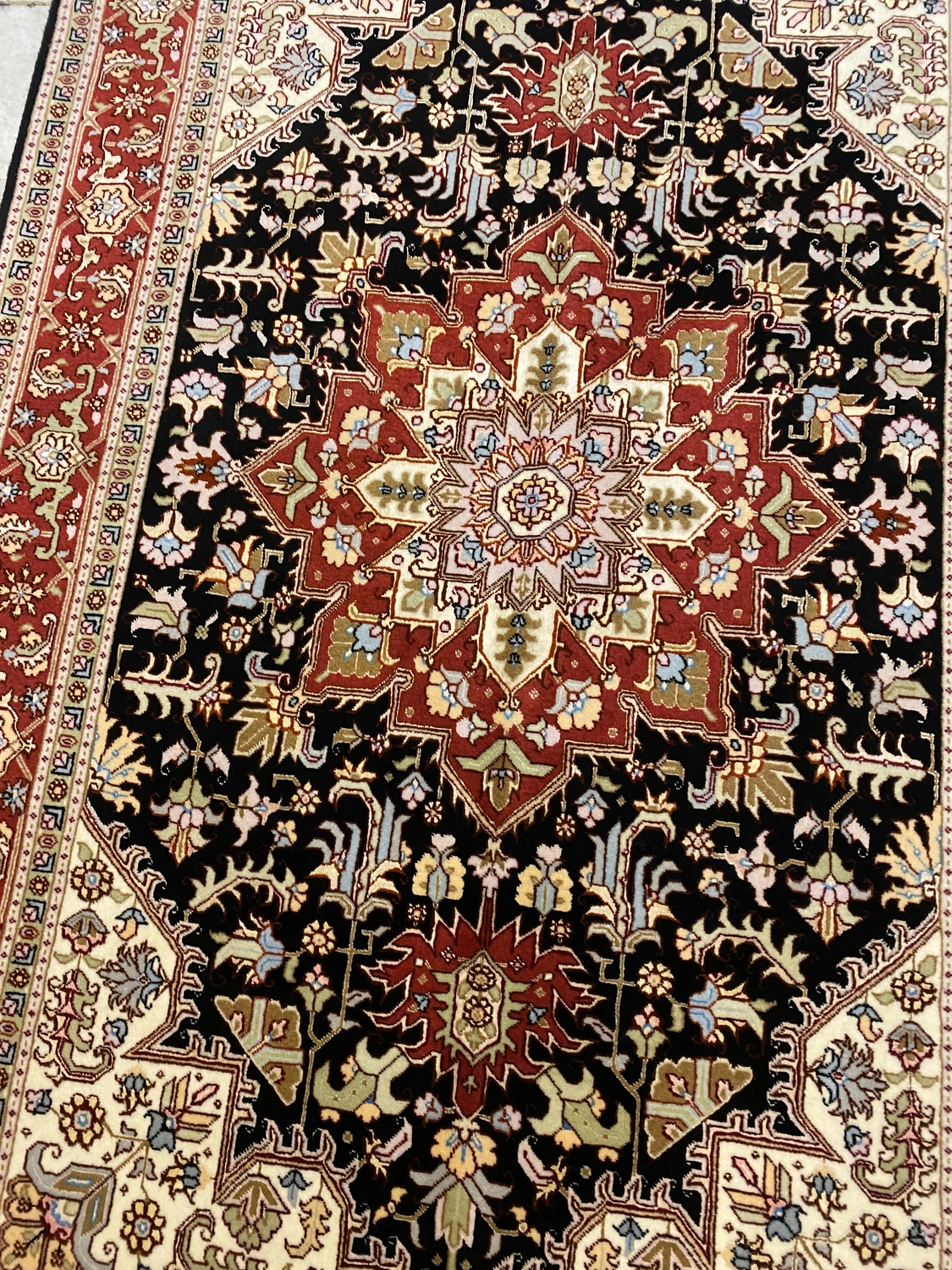 carpet-farshboom-5558943525