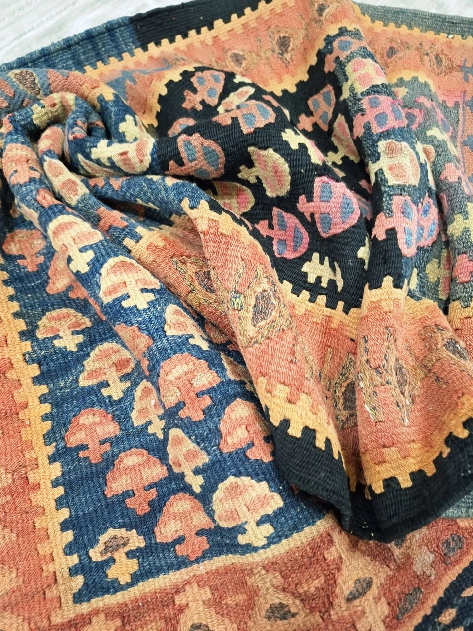 carpet-farshboom-6747851426