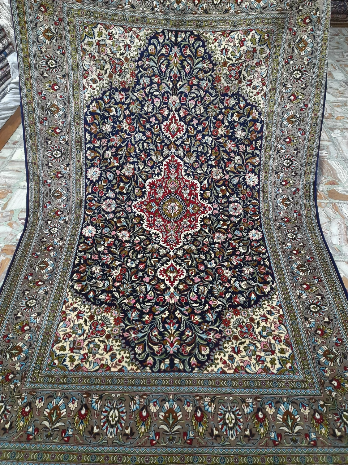 carpet-farshboom-9550446166