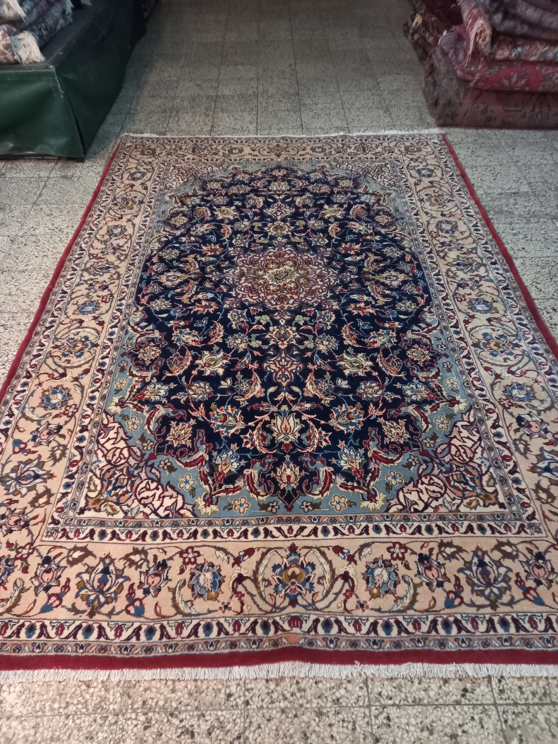 carpet-farshboom-1022718742