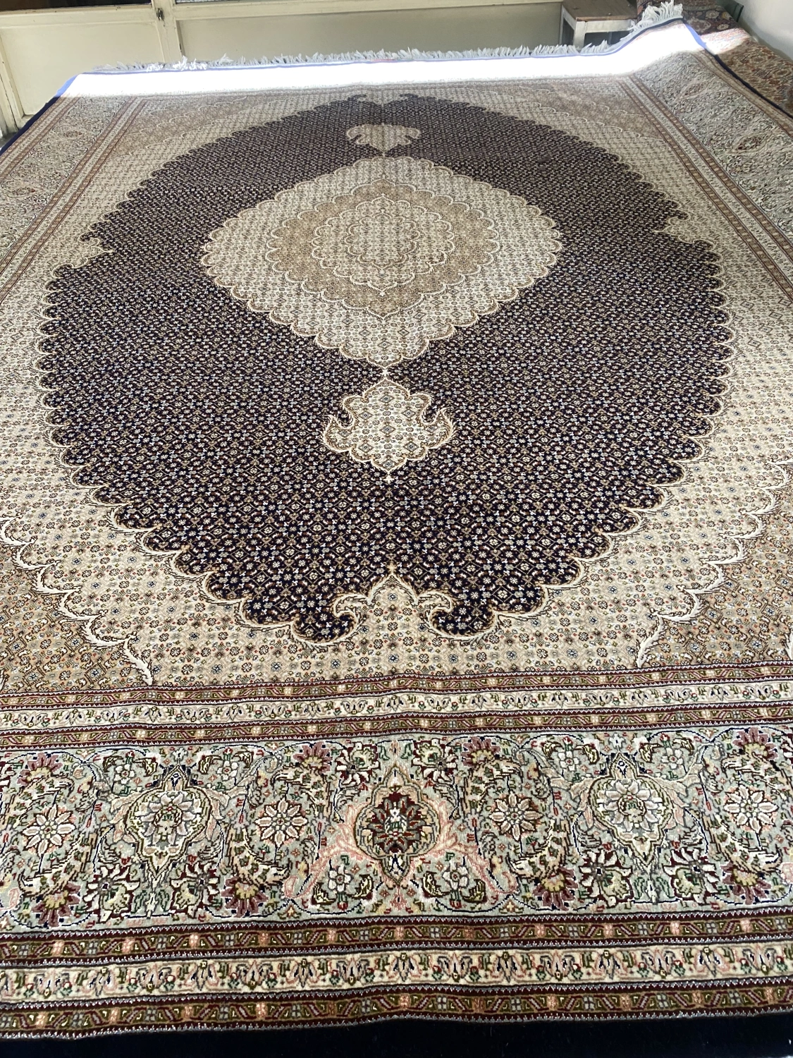 carpet-farshboom-1056512573