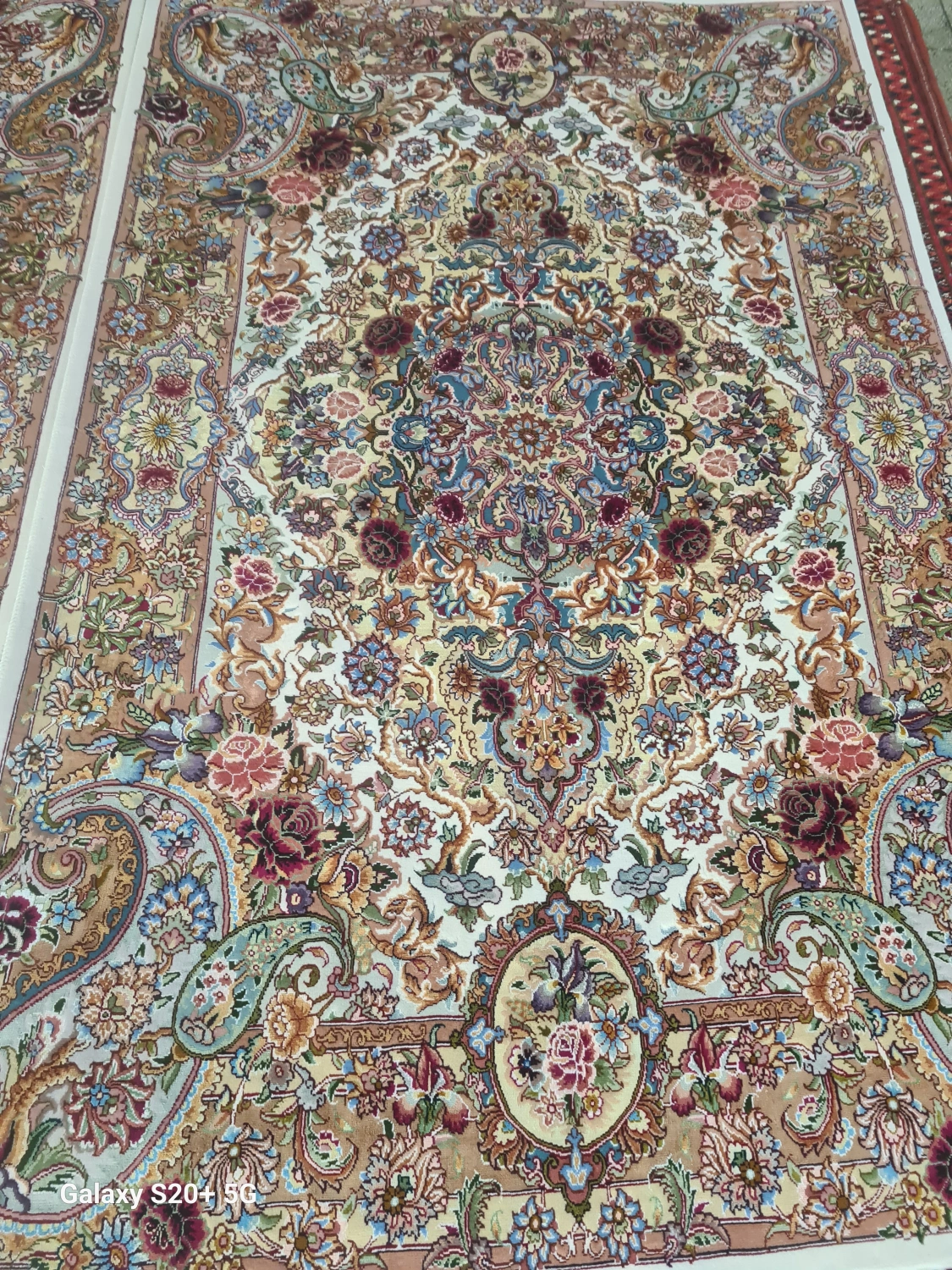 carpet-farshboom-1058958874