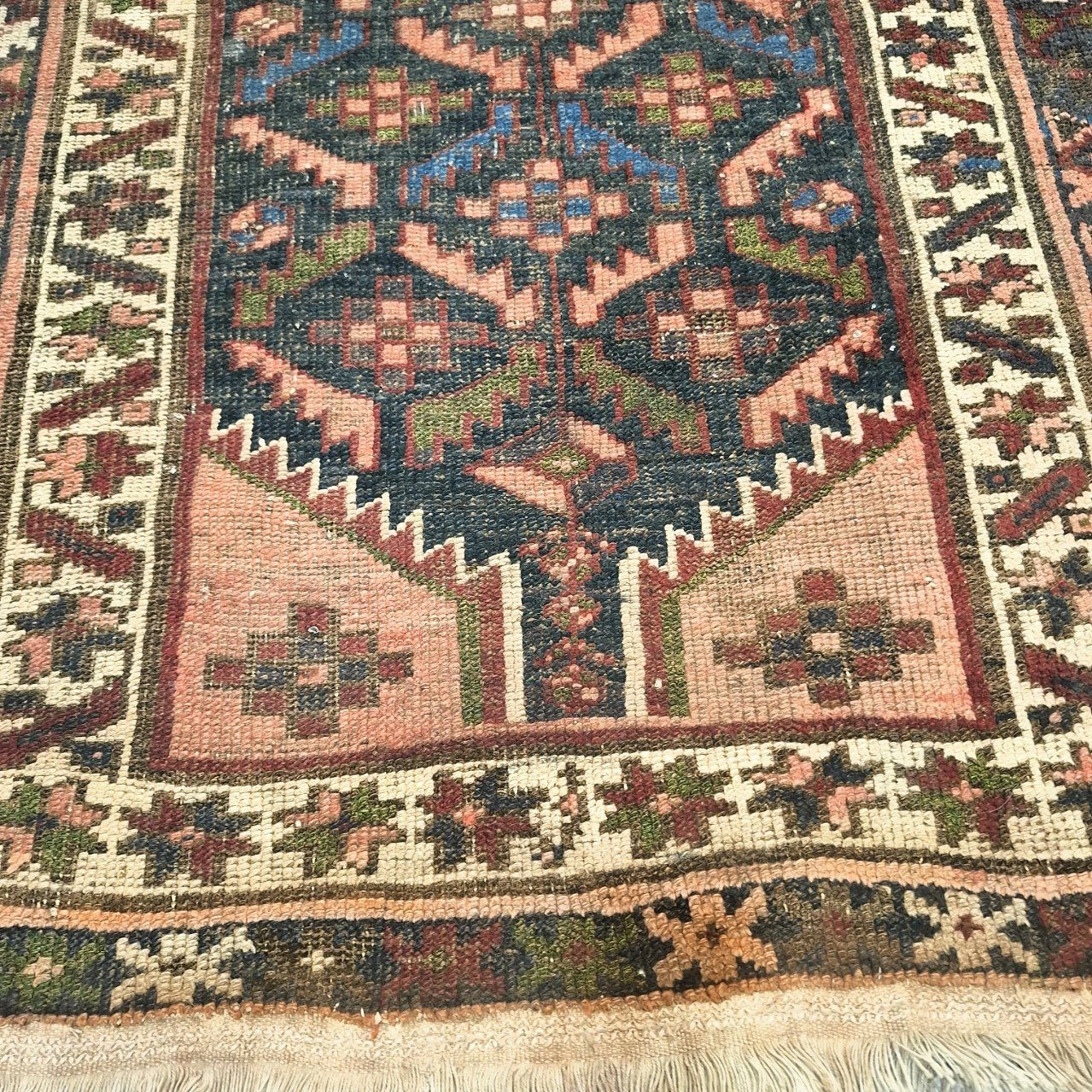 carpet-farshboom-1081288674