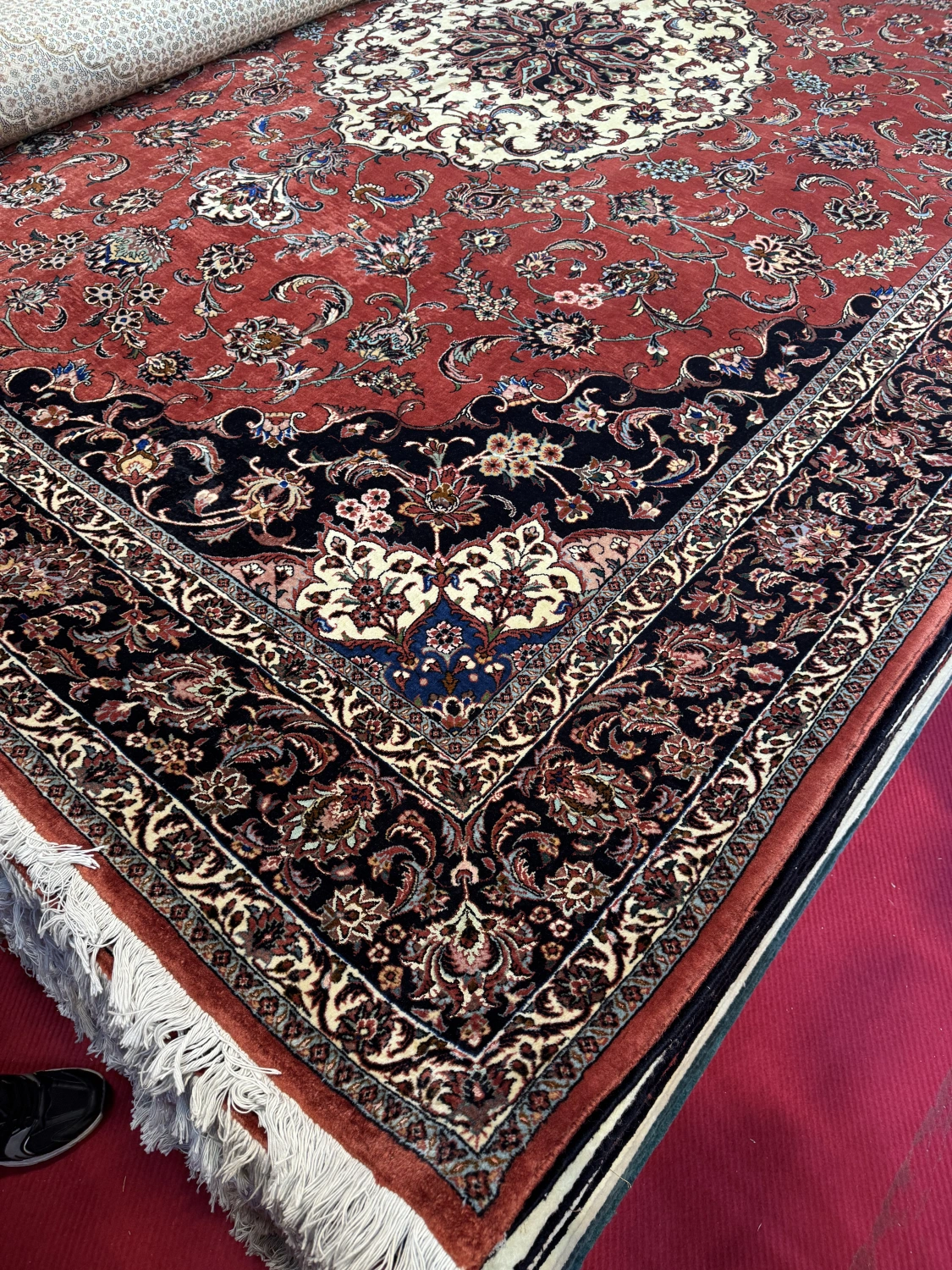 carpet-farshboom-1515685110