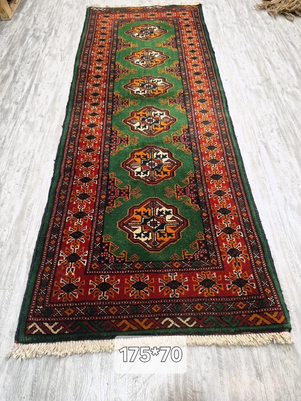 carpet-farshboom-1523027110