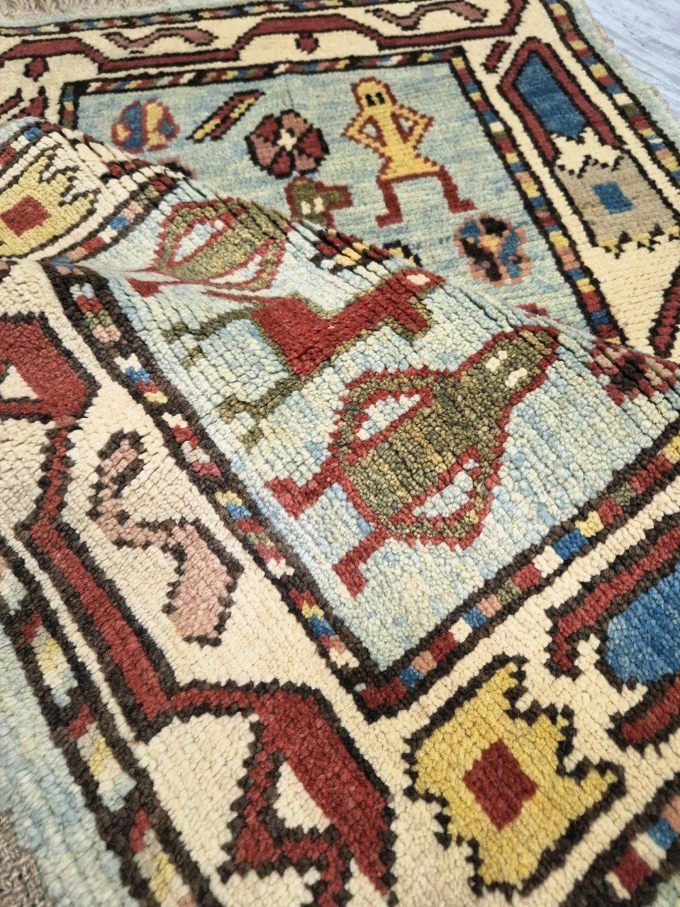 carpet-farshboom-1733087343