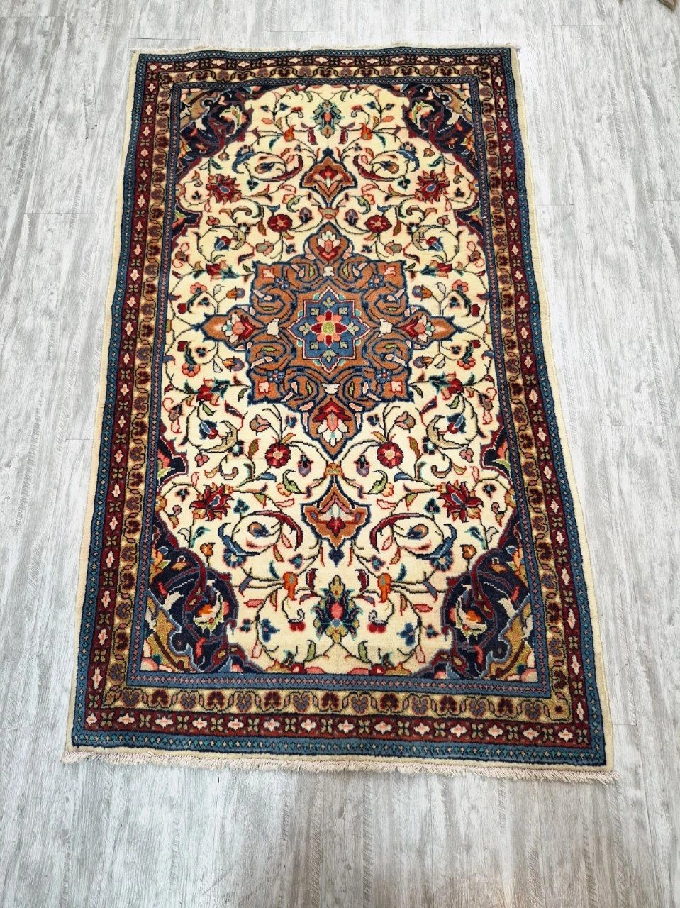 carpet-farshboom-1763383429
