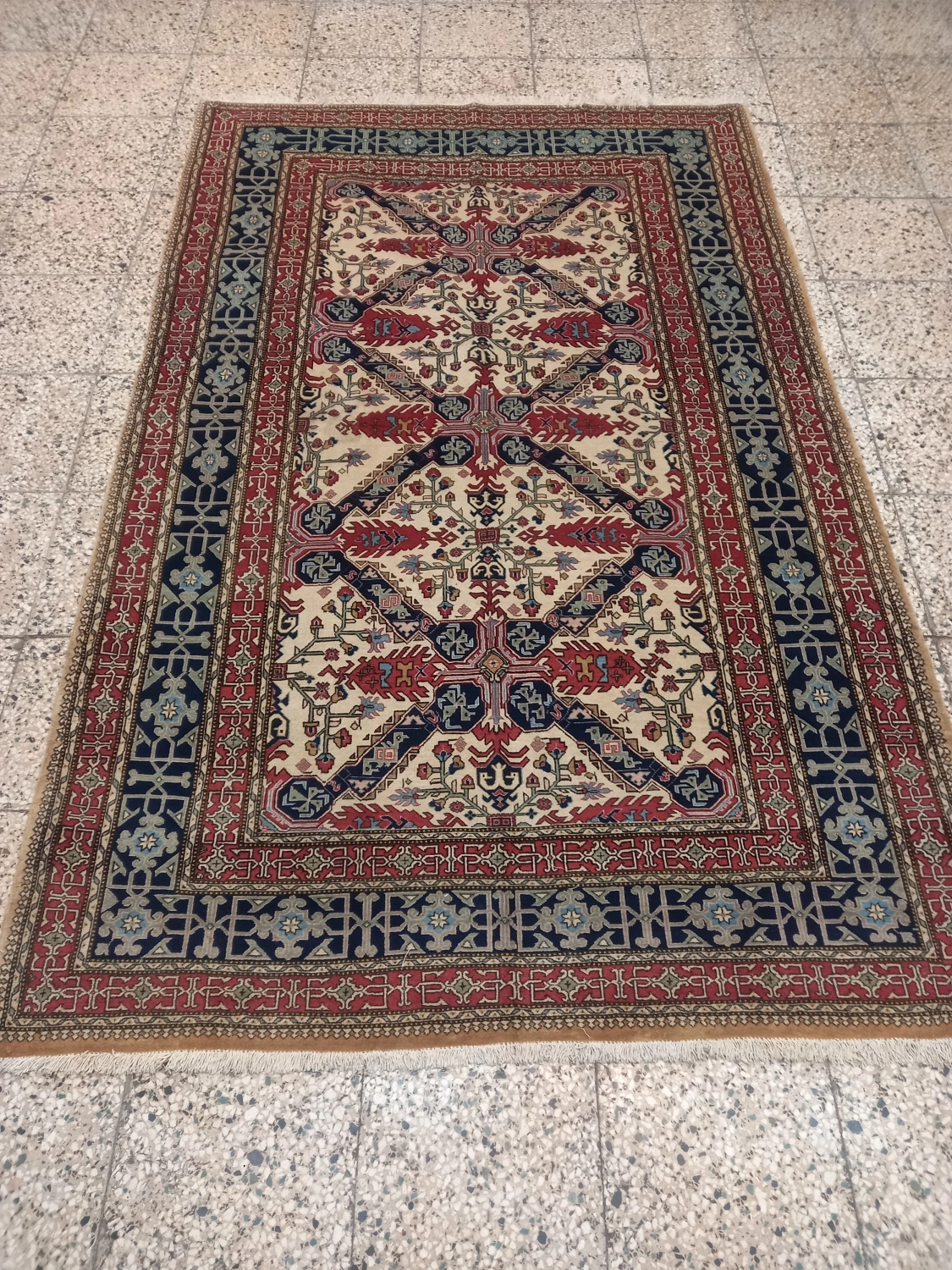 carpet-farshboom-1916870437