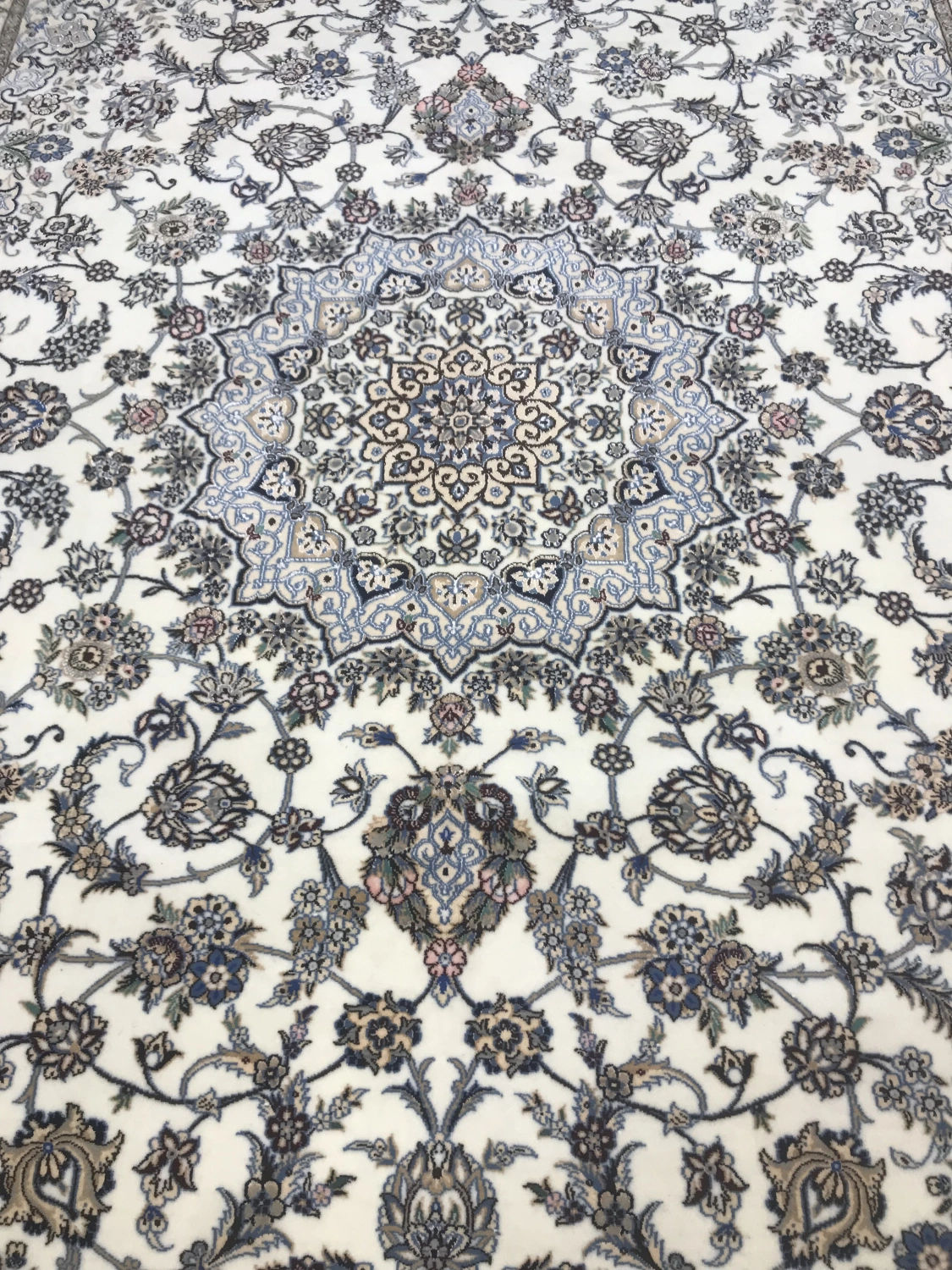 carpet-farshboom-1994990223